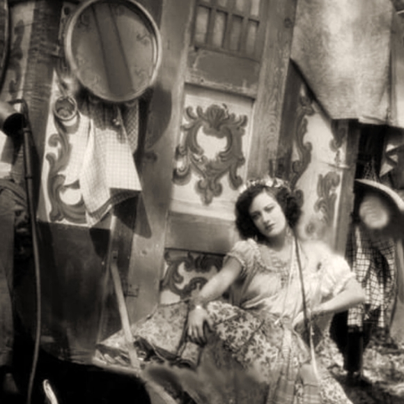 Meet your Posher, Kari - Picture 1 of 1